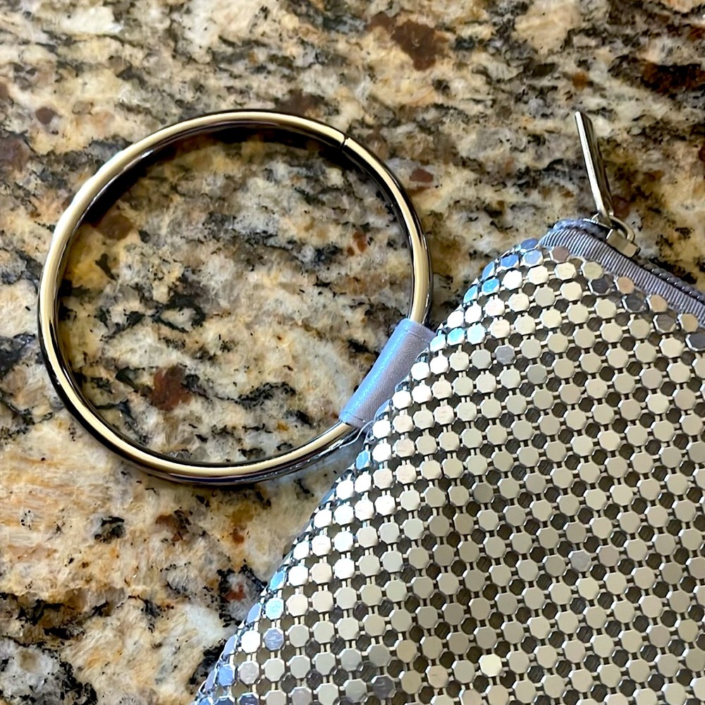 Silver Mesh Clutch with Bangle handle - Picture 4 of 11